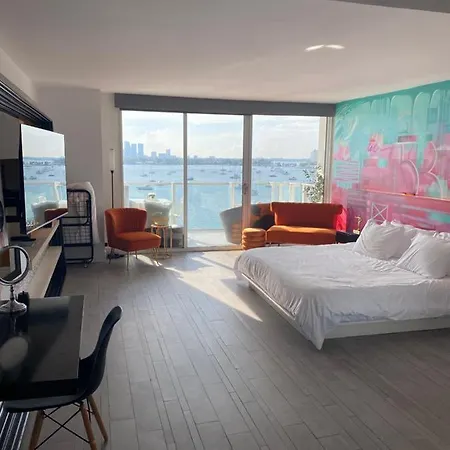 Bay View King Suite With Balcony
